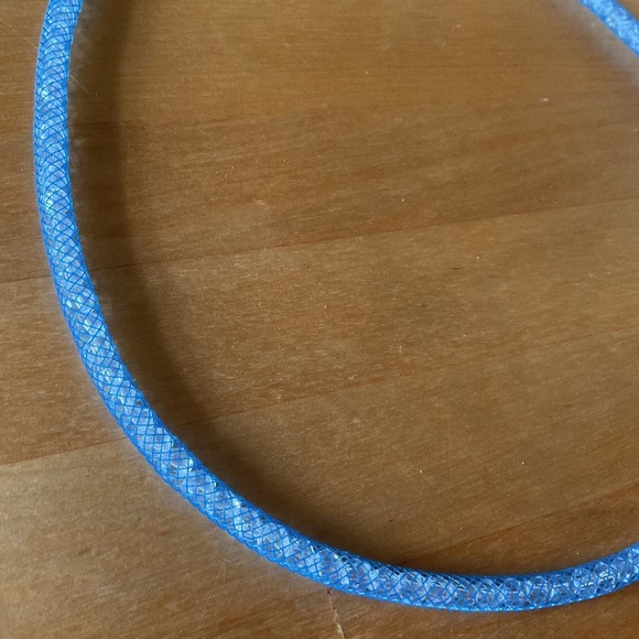 NWOT BLUE Net White Crystals Necklace - Picture 5 of 6